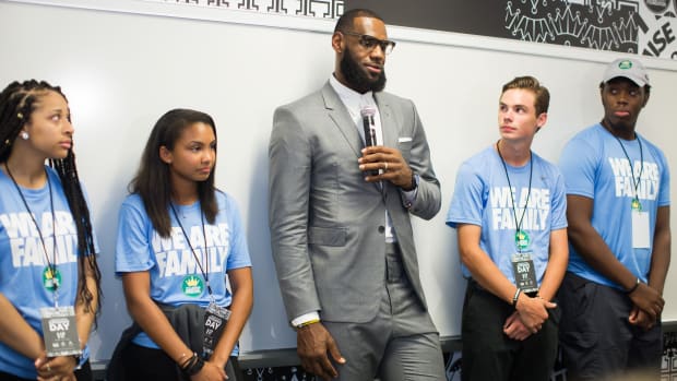 lebron-james-showtime-documentary-series.jpg